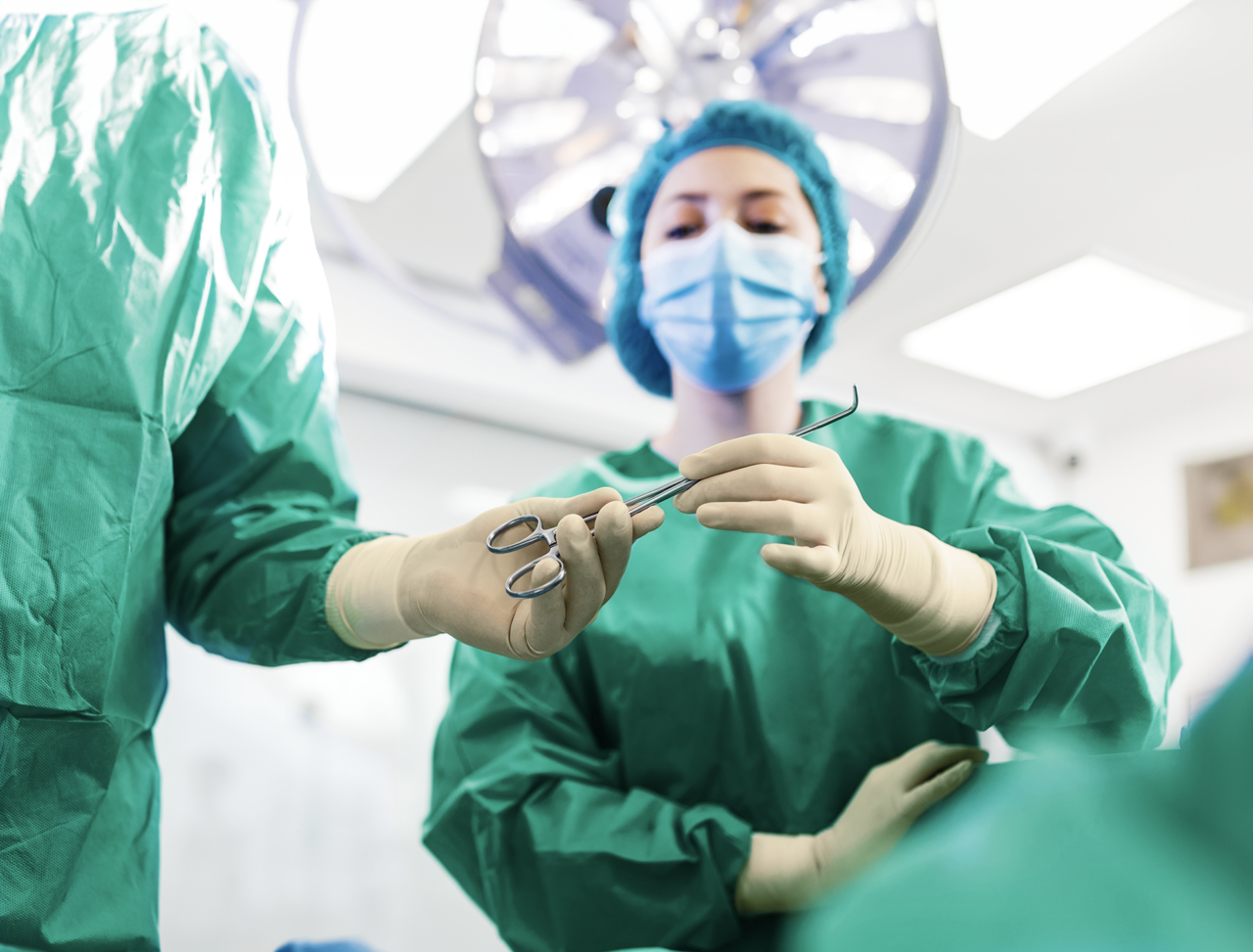 surgical_shutterstock_2357733361_korr_erweitert-1280×973